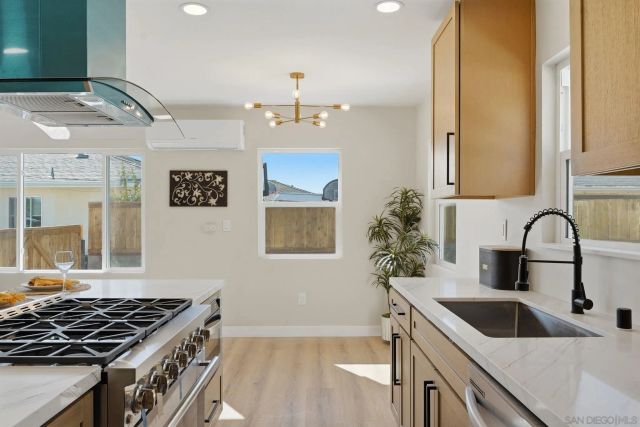 8758 Dallas St, La Mesa, CA 91942