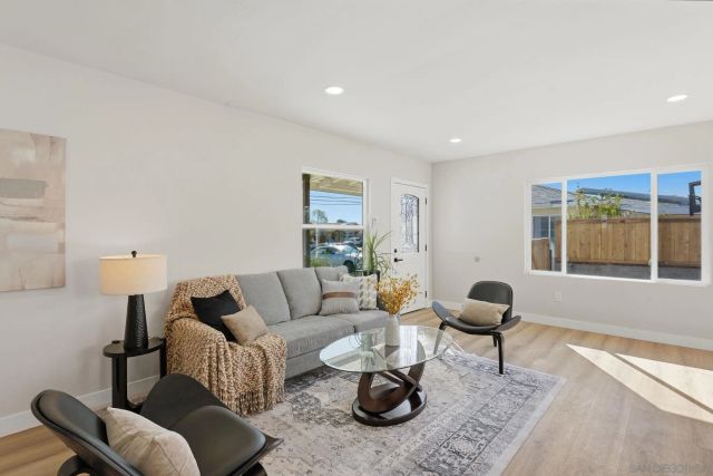 8758 Dallas St, La Mesa, CA 91942