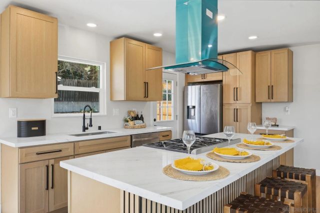 8758 Dallas St, La Mesa, CA 91942