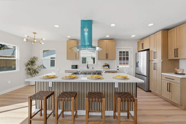 8758 Dallas St, La Mesa, CA 91942