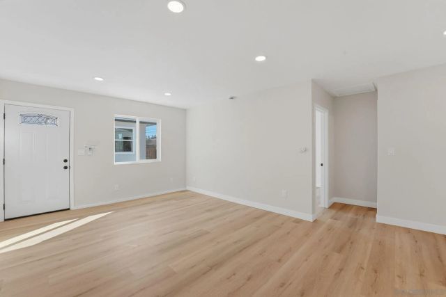 8758 Dallas St, La Mesa, CA 91942