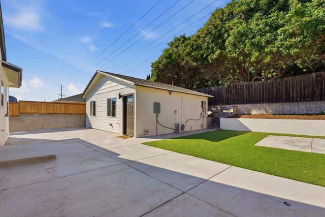 8758 Dallas St, La Mesa, CA 91942