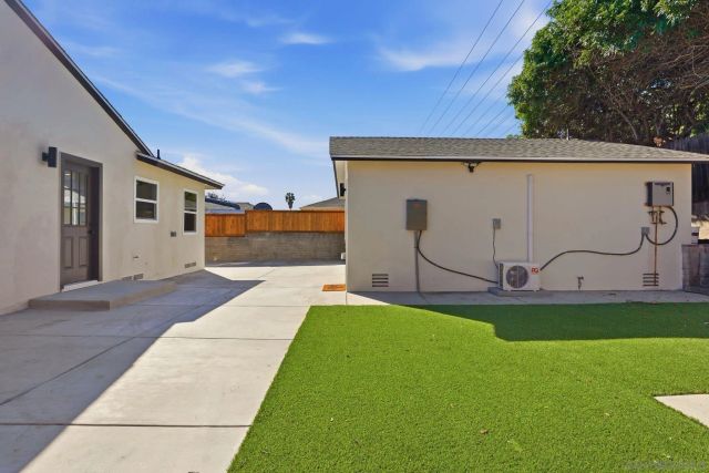 8758 Dallas St, La Mesa, CA 91942