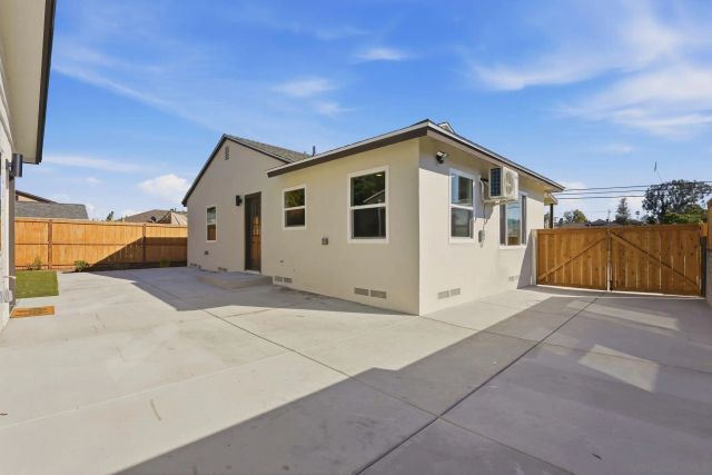8758 Dallas St, La Mesa, CA 91942