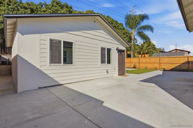 8758 Dallas St, La Mesa, CA 91942
