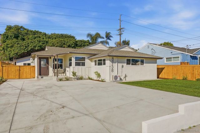 8758 Dallas St, La Mesa, CA 91942