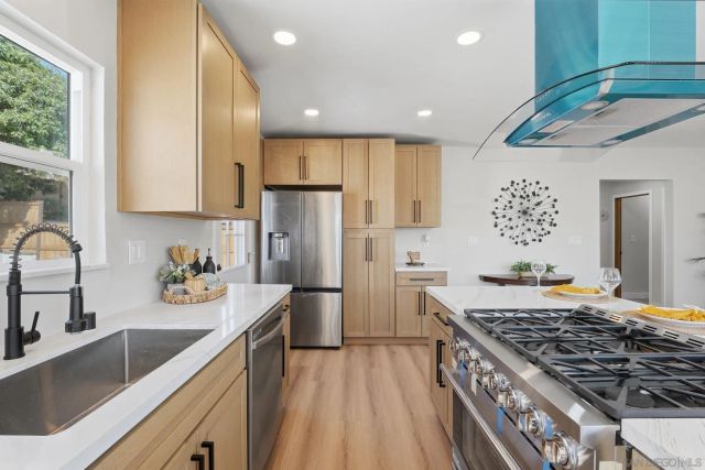 8758 Dallas St, La Mesa, CA 91942