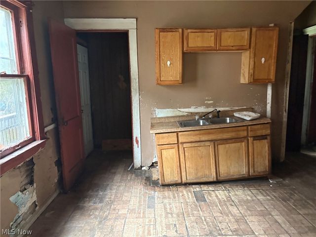 9611 Prince Avenue, Cleveland, OH 44105