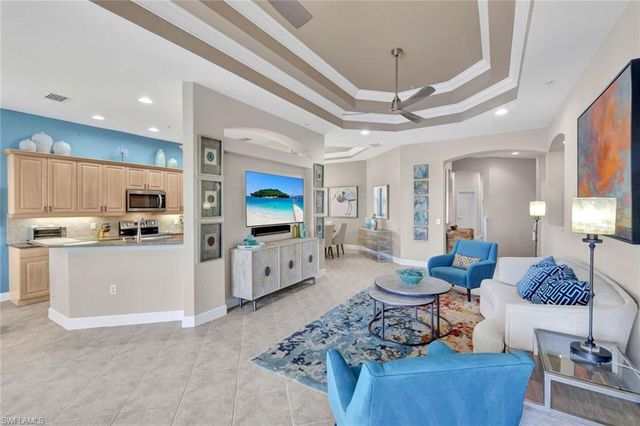 8755 Coastline CT 202, Naples, FL 34120