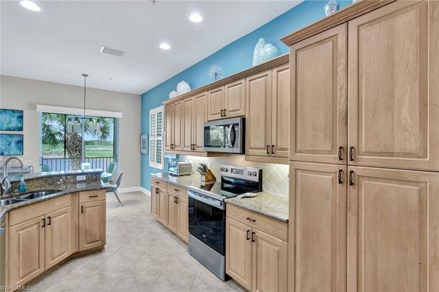 8755 Coastline CT 202, Naples, FL 34120