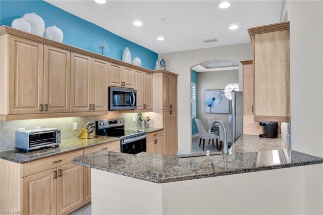 8755 Coastline CT 202, Naples, FL 34120