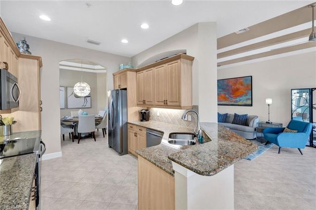 8755 Coastline CT 202, Naples, FL 34120