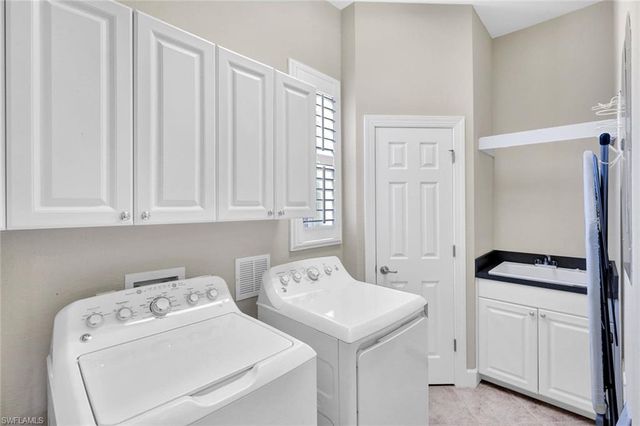 8755 Coastline CT 202, Naples, FL 34120