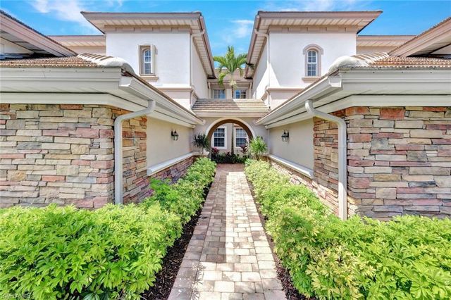 8755 Coastline CT 202, Naples, FL 34120