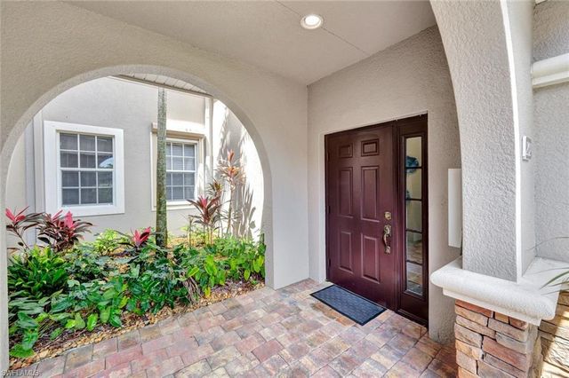8755 Coastline CT 202, Naples, FL 34120