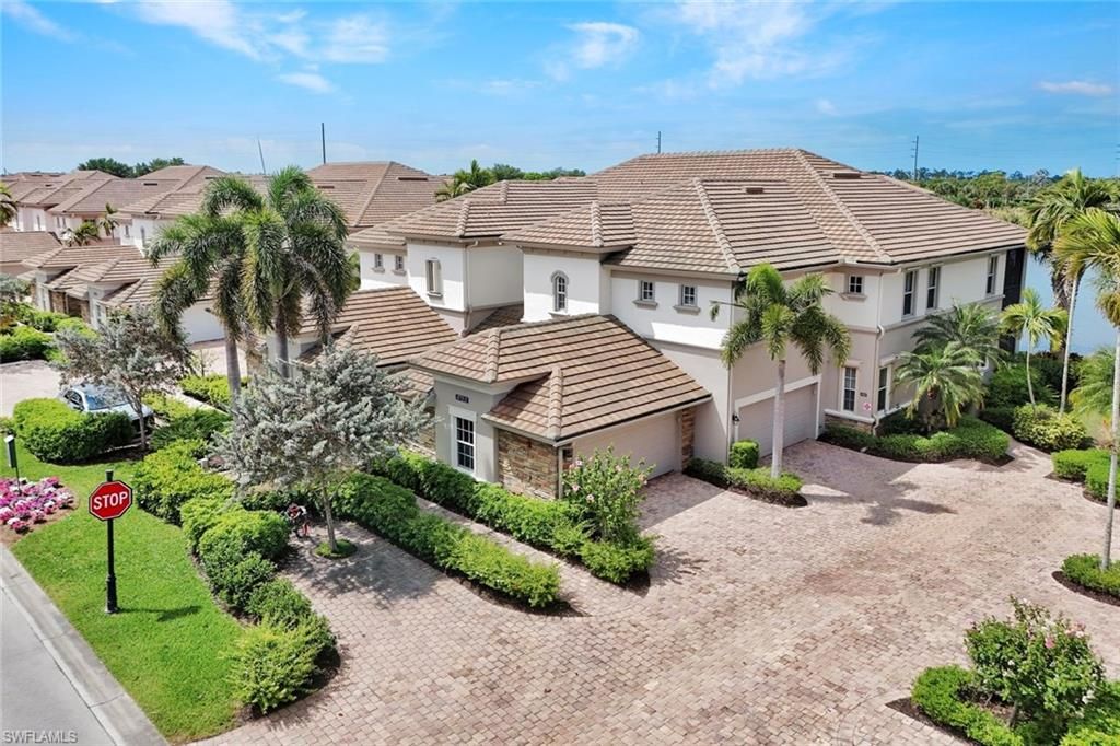 8755 Coastline CT 202, NAPLES, FL 34120 — photo 2