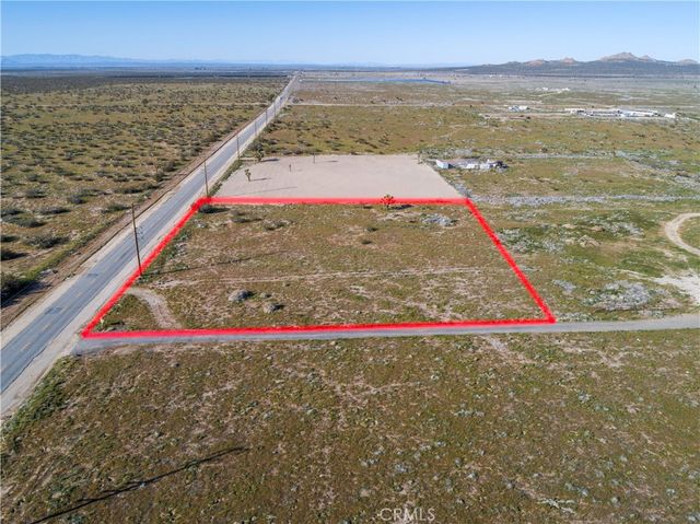 0 6, Sun Village, CA 93543