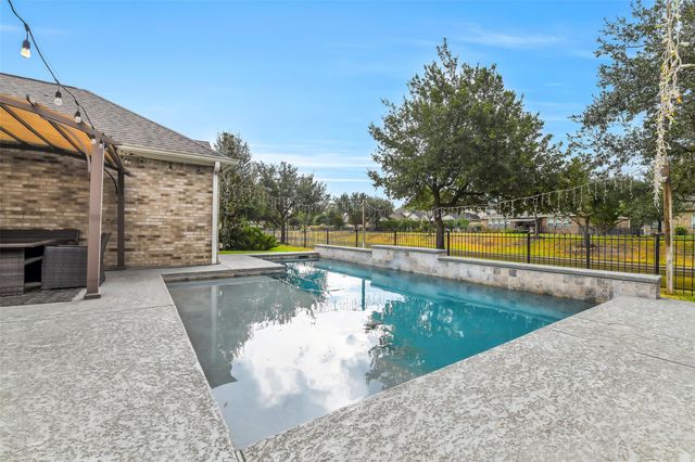 30214 Vinebriar Drive, Spring, TX 77386