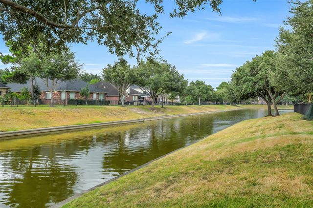 30214 Vinebriar Drive, Spring, TX 77386