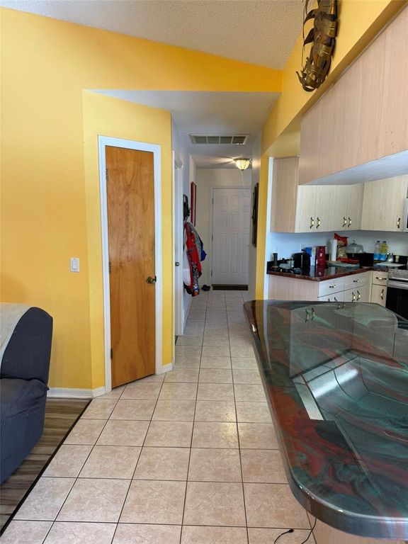 Image 15 of property listing at 11327 STARFLOWER AVENUE, Englewood, FL 34224