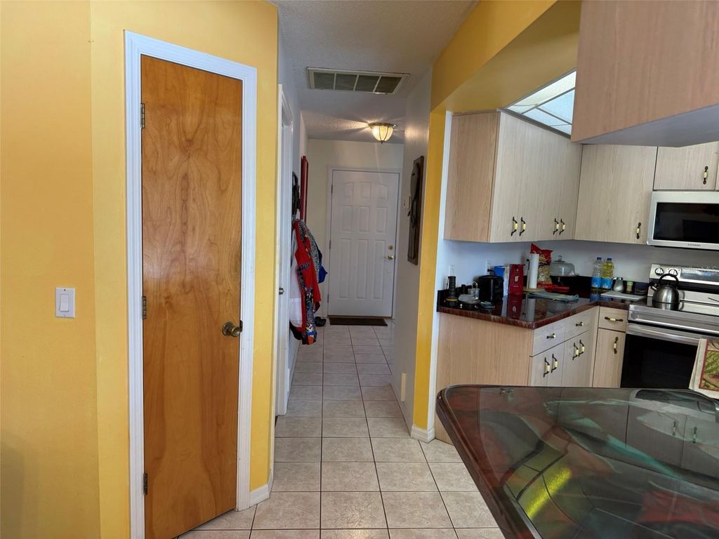 Image 19 of property listing at 11327 STARFLOWER AVENUE, Englewood, FL 34224