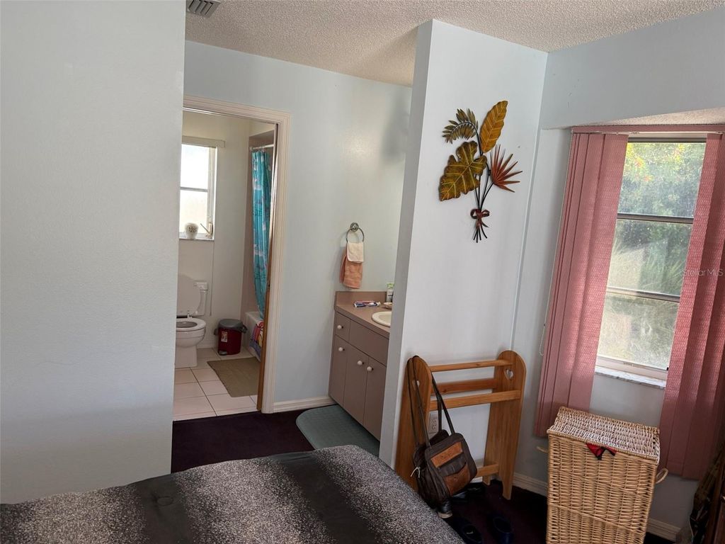 Image 28 of property listing at 11327 STARFLOWER AVENUE, Englewood, FL 34224