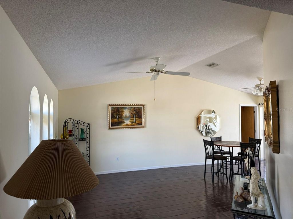 Image 4 of property listing at 11327 STARFLOWER AVENUE, Englewood, FL 34224