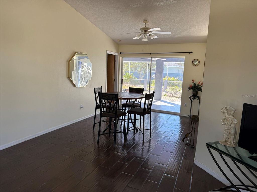 Image 8 of property listing at 11327 STARFLOWER AVENUE, Englewood, FL 34224