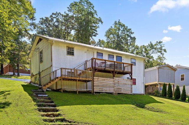 13 Travis Road, Rossville, GA 30741
