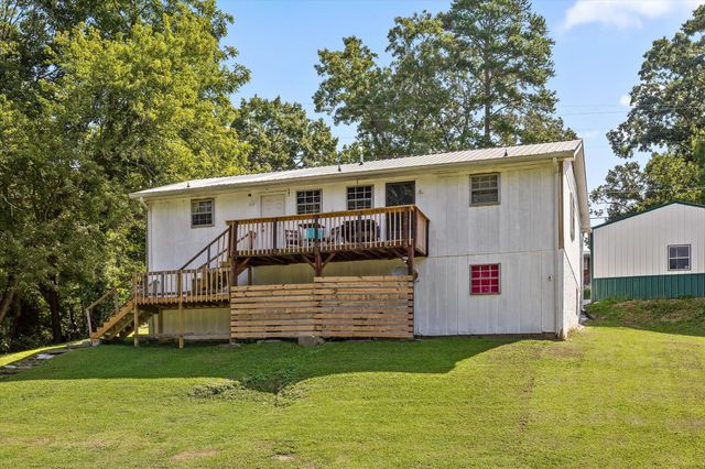 13 Travis Road, Rossville, GA 30741