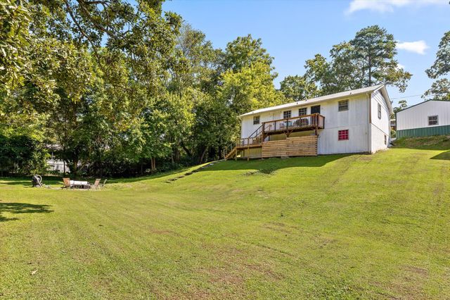 13 Travis Road, Rossville, GA 30741