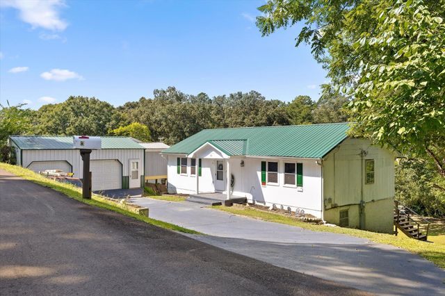 13 Travis Road, Rossville, GA 30741