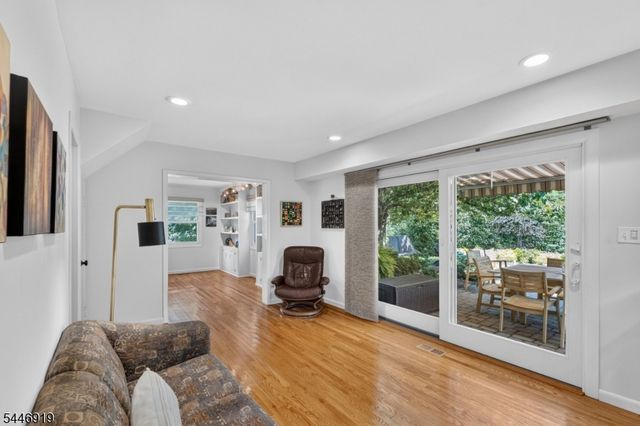 11 Marigold Ln, Franklin Twp., NJ 08873