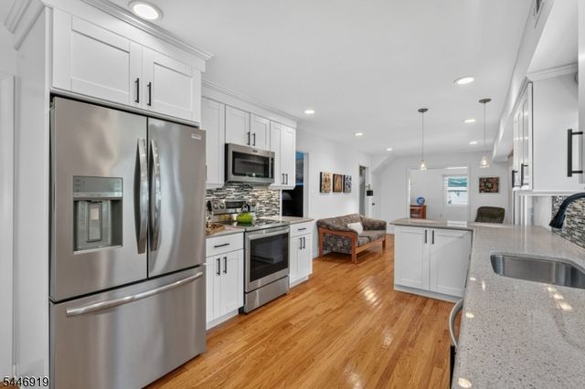 11 Marigold Ln, Franklin Twp., NJ 08873