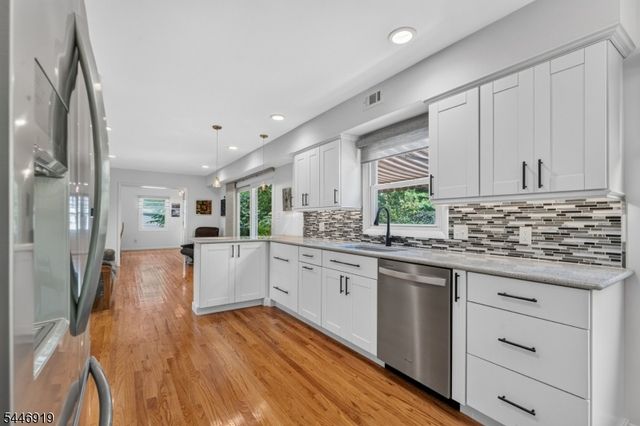 11 Marigold Ln, Franklin Twp., NJ 08873