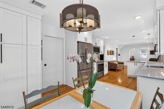 11 Marigold Ln, Franklin Twp., NJ 08873