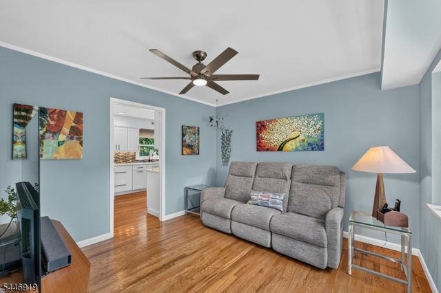 11 Marigold Ln, Franklin Twp., NJ 08873
