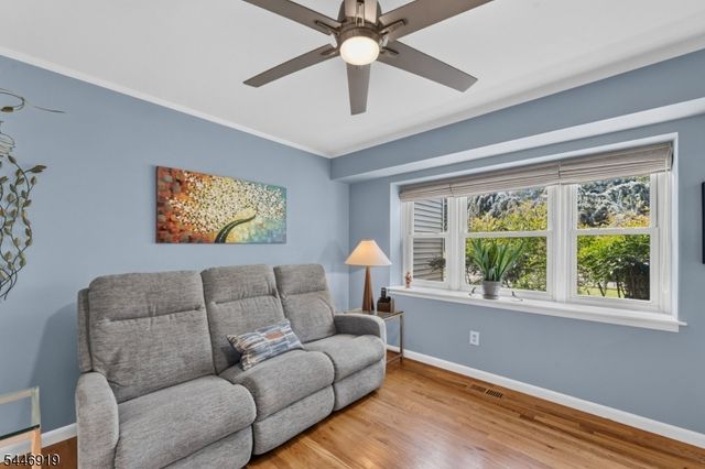 11 Marigold Ln, Franklin Twp., NJ 08873