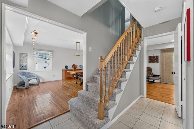 11 Marigold Ln, Franklin Twp., NJ 08873