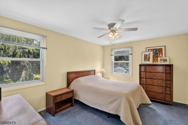 11 Marigold Ln, Franklin Twp., NJ 08873