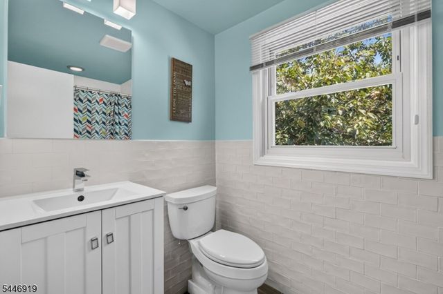 11 Marigold Ln, Franklin Twp., NJ 08873