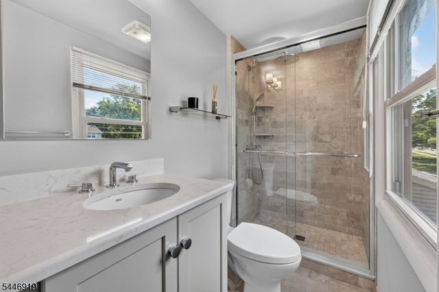 11 Marigold Ln, Franklin Twp., NJ 08873
