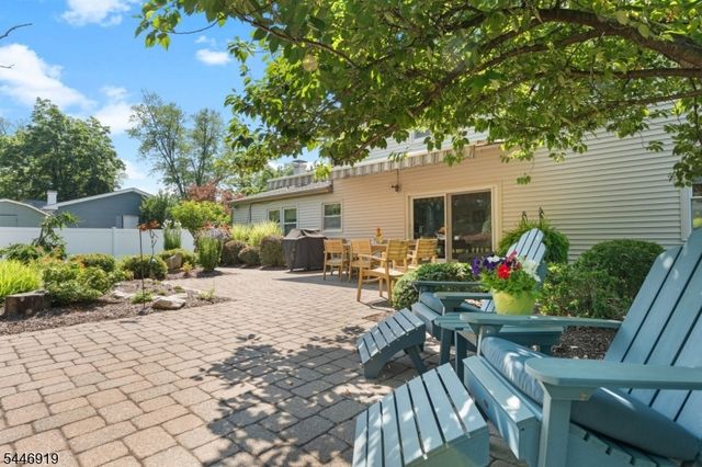 11 Marigold Ln, Franklin Twp., NJ 08873