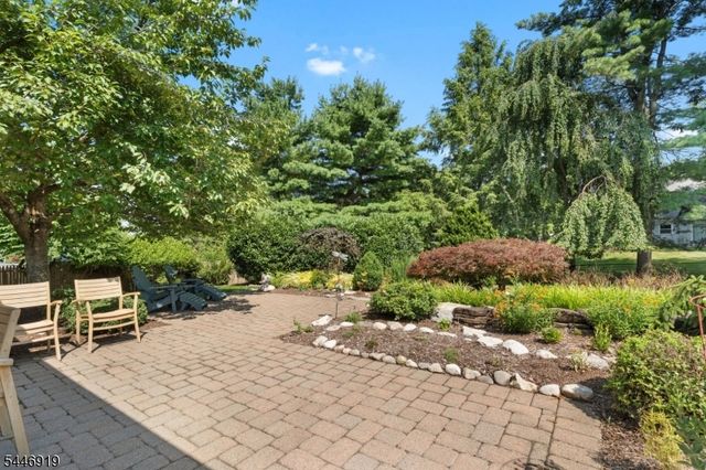11 Marigold Ln, Franklin Twp., NJ 08873