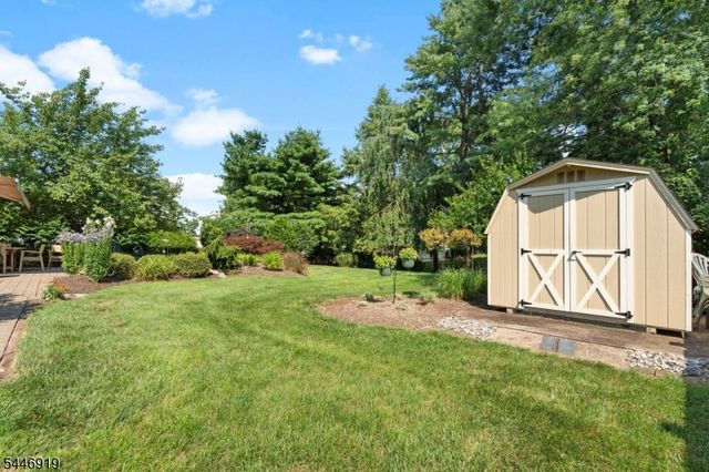 11 Marigold Ln, Franklin Twp., NJ 08873