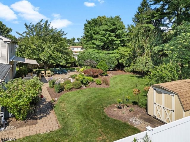 11 Marigold Ln, Franklin Twp., NJ 08873
