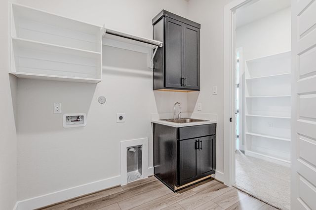 145 Peninsula Point Drive, Montgomery, TX 77356