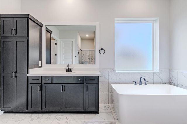 145 Peninsula Point Drive, Montgomery, TX 77356