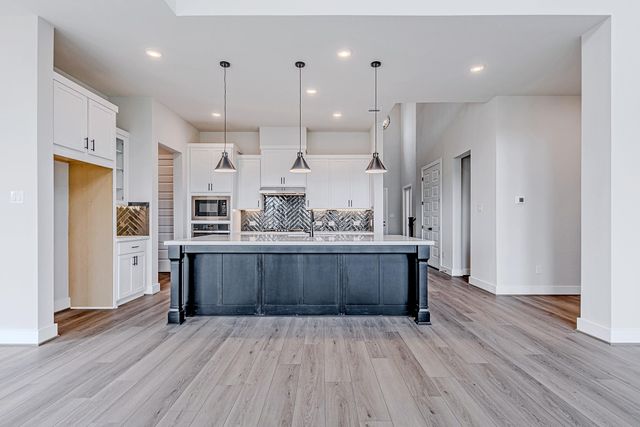 145 Peninsula Point Drive, Montgomery, TX 77356