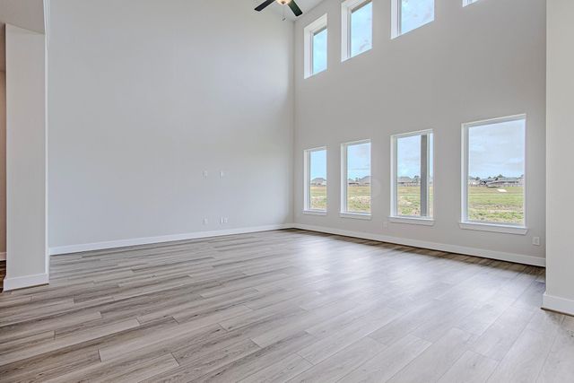 145 Peninsula Point Drive, Montgomery, TX 77356